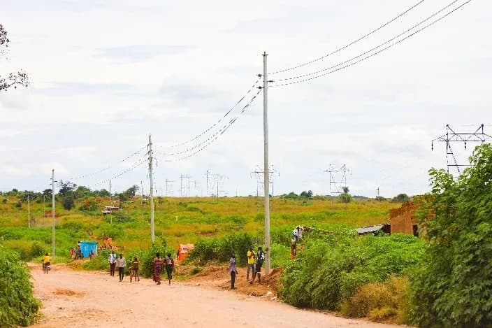 Électrification rurale des zones isolées de Bugendana
